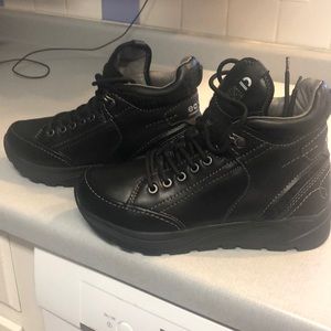 Black Leather Earth Brand Boots